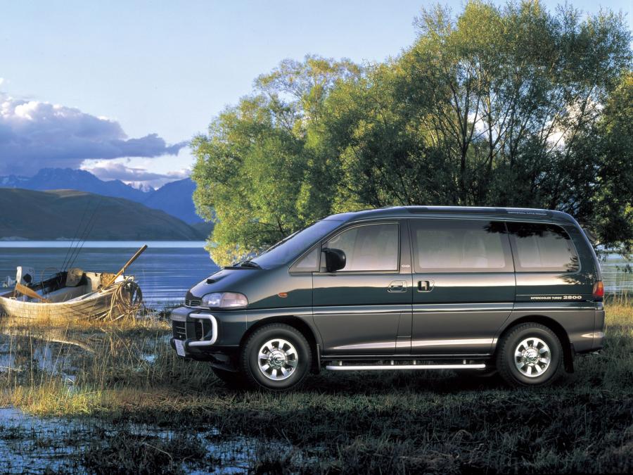  Mitsubishi Delica Space Gear 4WD 1994 года  (фото 13 из 13)